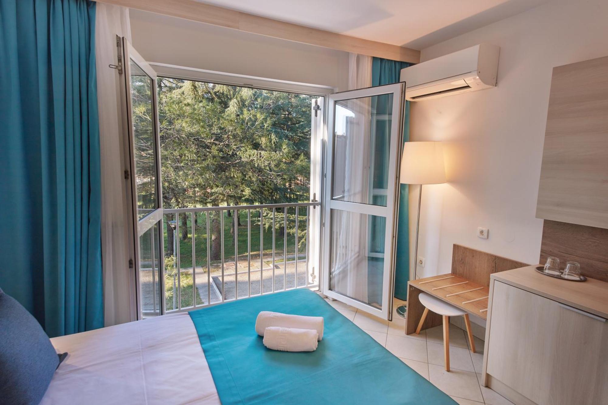 Villas - Hotel & Resort Adria Анкаран Екстериор снимка